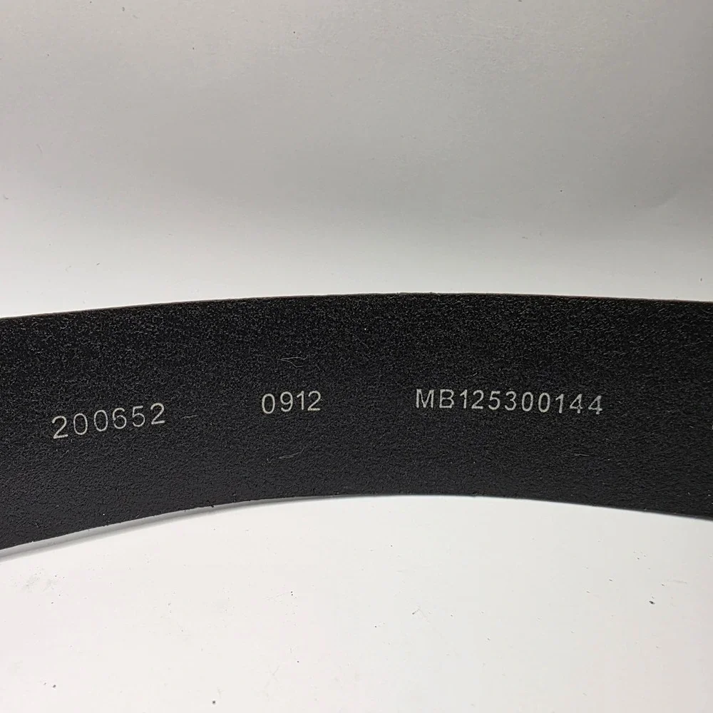 Fossil Mens Black Genuine Leather Belt Silver Buckle Size 44 MB125300144